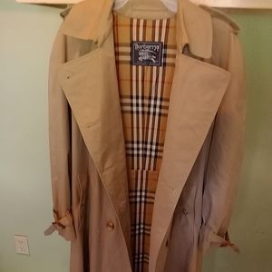 Ladies vintage Burberrys' trenchcoat